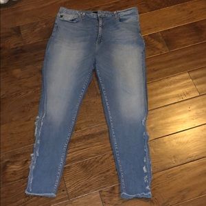 Kancans, high waisted light wash